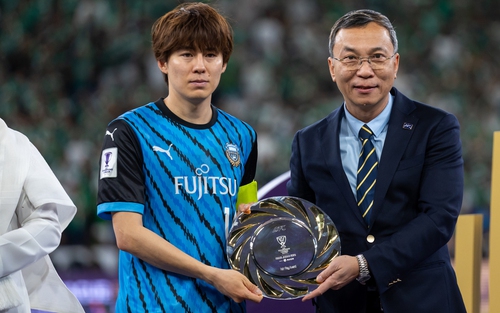 Chủ tịch VFF trao giải tại chung kết AFC Champions League Elite 2024/25