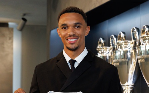 Trent Alexander-Arnold làm được điều đặc biệt ngay trong ngày ký hợp đồng với Real Madrid