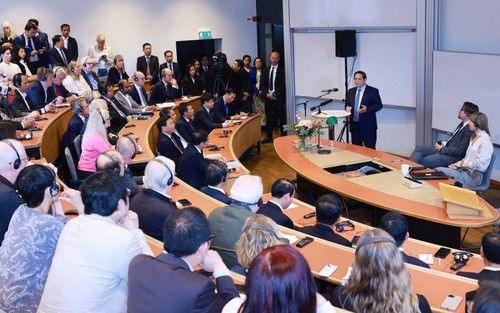 Thủ tướng phát biểu về chính sách tại Đại học Kinh tế Stockholm