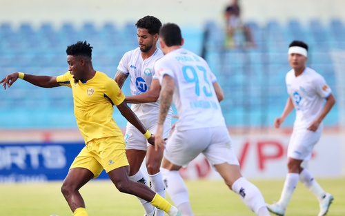 Nghiệt ngã V-League 2024/25