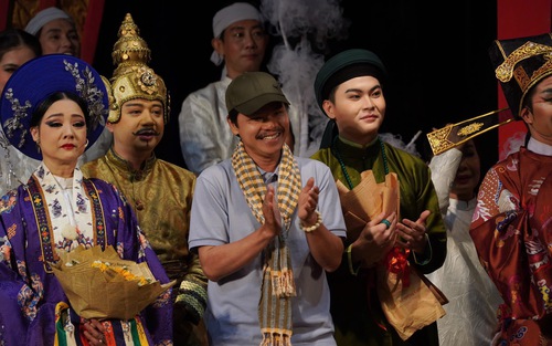 Hoàng Duẩn - "Chạm" vào chiều sâu nhân văn của lịch sử