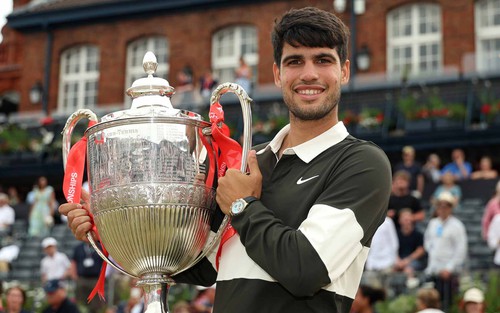 Carlos Alcaraz vô địch Queen’s Club 2025: Thông điệp của Carlitos