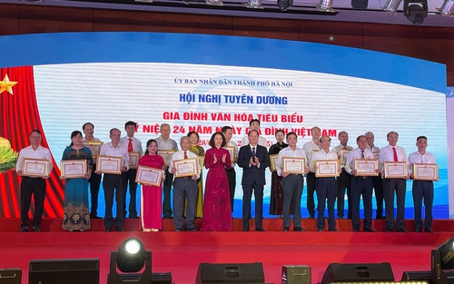 Hà Nội vinh danh 80 gia đình văn hoá tiêu biểu, lan toả giá trị 'Gia đình hạnh phúc, quốc gia thịnh vượng'