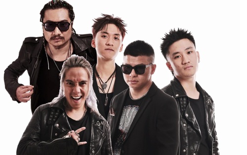 "Suốt tám trăm đêm" - Một hành trình nội tâm bên lề rock!
