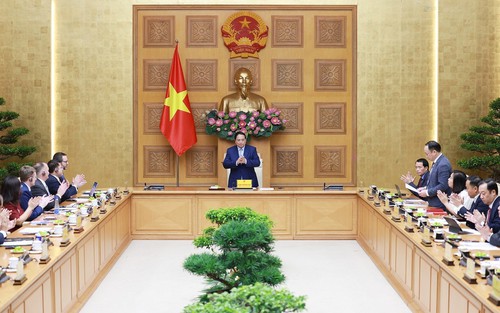 Thủ tướng Phạm Minh Chính toạ đàm với các doanh nghiệp Vương Quốc Anh