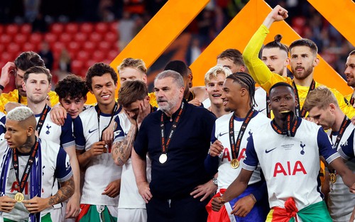 Dàn sao Tottenham 'nổi loạn' vì HLV Postecoglou bị sa thải một cách vô lý