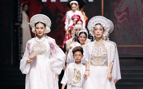 NTK Cao Minh Tiến ra mắt "Thoải Mộng", đưa Đoàn Hồng Điệp "tái xuất" sàn diễn thời trang