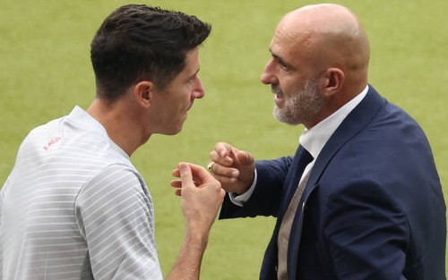 Sự thật đằng sau vụ Lewandowski chỉ trích cả HLV lẫn đồng đội ở đội tuyển Ba Lan