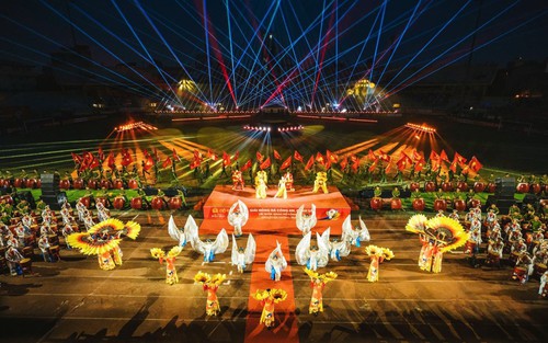 Giọng ca Việt tỏa sáng tại Lễ khai mạc Giải bóng đá Công an, Cảnh sát các nước ASEAN mở rộng 2025