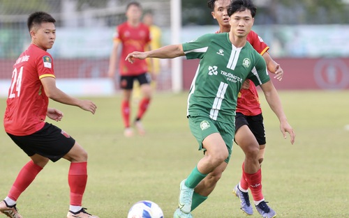 Trường Tươi Bình Phước 'làm lại' với HLV Nguyễn Việt Thắng và Công Phượng