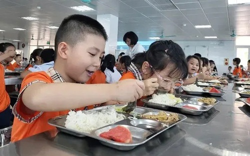 Hà Nội dành hơn 3.000 tỷ đồng hỗ trợ bữa ăn bán trú cho học sinh tiểu học