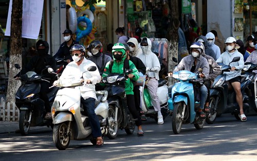 Cấm xe máy chạy xăng trên Vành đai 1 Hà Nội: Khẩn trương hành động cho vùng phát thải thấp