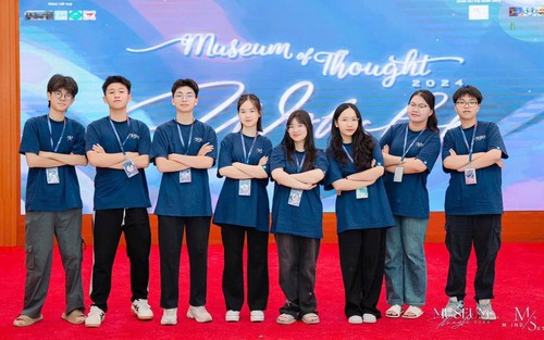 Gặp gỡ thủ khoa khối A00 toàn quốc Nguyễn Lê Hiền Mai