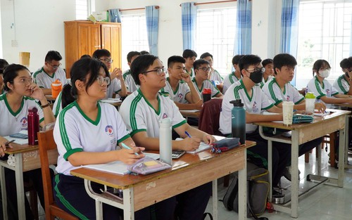 Chuẩn hóa giáo dục chuyên, tạo nền tảng phát triển nhân tài quốc gia