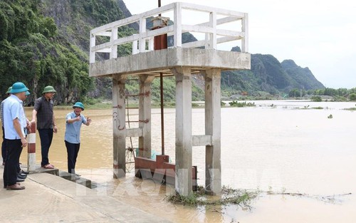 13 tỉnh, thành phố triển khai công tác đảm bảo an toàn đê điều ứng phó bão số 3 và mưa lũ