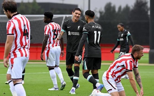 Chân sút đang bị rao bán lập hat-trick trong 14 phút, Liverpool thắng 5 sao ở trận giao hữu kín
