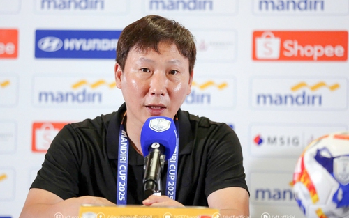 HLV Kim Sang Sik: ‘Gặp Philippines ở bán kết dễ hơn Indonesia’