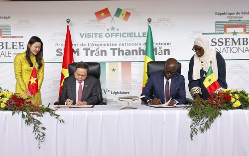 Chủ tịch Quốc hội Trần Thanh Mẫn và Chủ tịch Quốc hội Senegal ký kết Thỏa thuận hợp tác