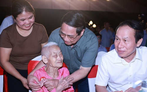 Thủ tướng Phạm Minh Chính dự Lễ thắp nến tri ân các Anh hùng liệt sĩ tại Nghĩa trang Trường Sơn