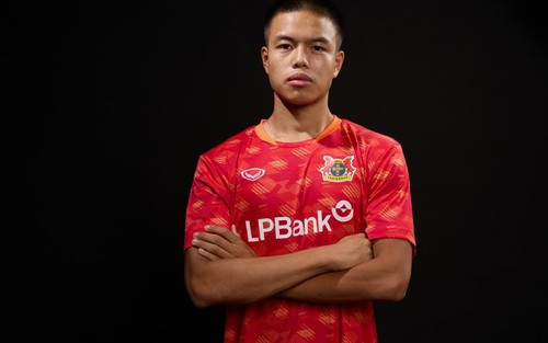 Chung Nguyen Do ký hợp đồng với Ninh Bình FC: Thời tới với cầu thủ Việt kiều
