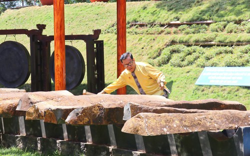 Ðàn đá - "sợi dây" kết nối truyền thống