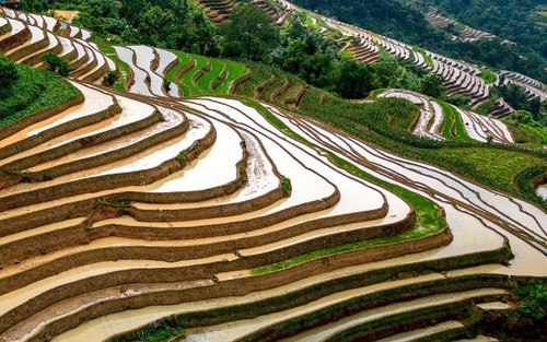 Khuổi My lấp lánh mùa nước đổ