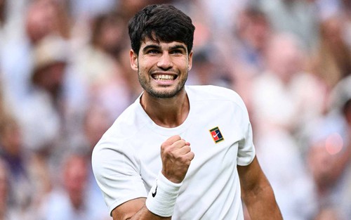 Carlos Alcaraz ngược dòng thắng Andrey Rublev ở Wimbledon 2025