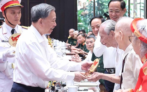 Tri ân lịch sử - nền tảng cho kỷ nguyên mới