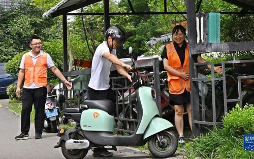 Kinh nghiệm chuyển sang xe điện của Trung Quốc: Hạ tầng đi trước chính sách và chú trọng ý chí của người dân