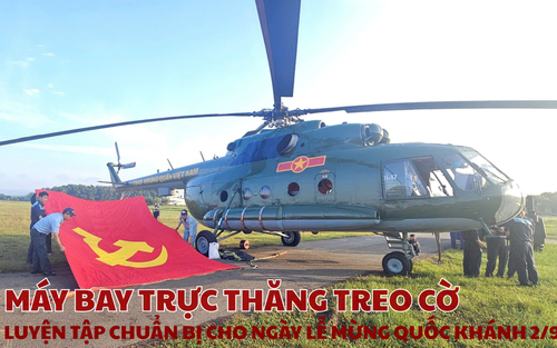 Máy bay trực thăng treo cờ luyện tập chuẩn bị cho Ngày lễ mừng Quốc khánh 2/9