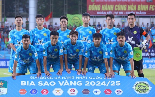 Bóng đá Việt Nam: 'Từng người tình bỏ ta đi...'