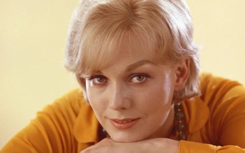 LHP Venice 2025: Huyền thoại "Vertigo" Kim Novak được vinh danh với Sư tử Vàng Thành tựu trọn đời