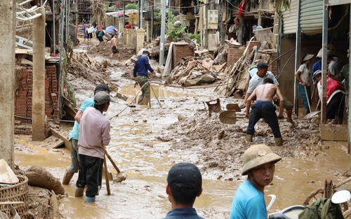 Điện Biên: Người dân Suối Lư tích cực dọn dẹp nhà cửa sau lũ dữ