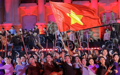 Đạo diễn Tuyết Minh: 'Nhu cầu chia sẻ cảm xúc lịch sử qua nghệ thuật chưa bao giờ mất đi'
