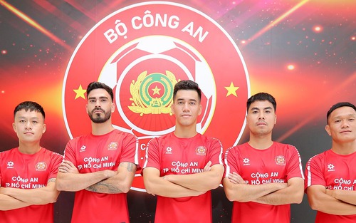 CLB Công an TP.HCM ra mắt Tiến Linh, kỳ vọng lấy lại hào quang
