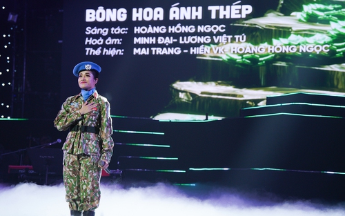 Hoàng Hồng Ngọc: 'Bông hoa ánh thép' như một giấc mơ, vẫn chưa 'hạ cánh'