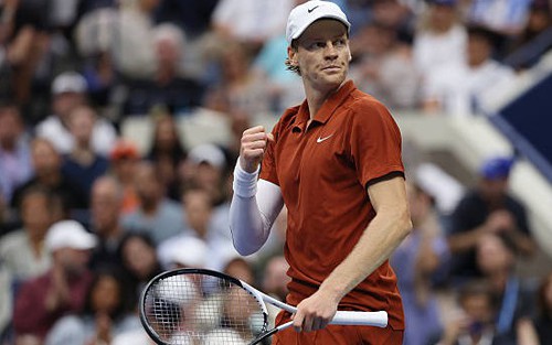 Jannik Sinner chạm mốc lịch sử mới dù thua chung kết US Open 2025