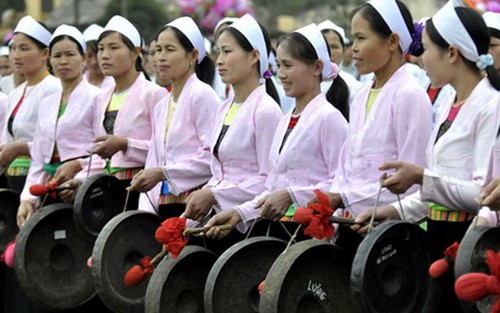 Giữ gìn, phát huy văn hóa Mường trong không gian mới