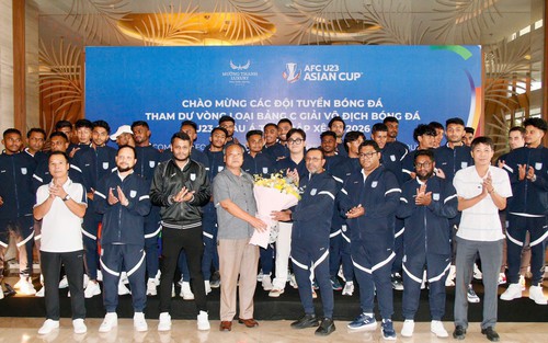 HLV U23 Bangladesh bị sốt, trợ lý ấn tượng với ba cầu thủ U23 Việt Nam