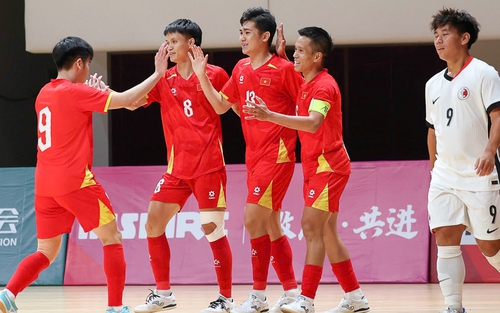 Tin nóng bóng đá Việt hôm nay 21/9: HLV Diego Giustozzi hài lòng về đội tuyển Việt Nam; Đình Bắc muốn xuất ngoại