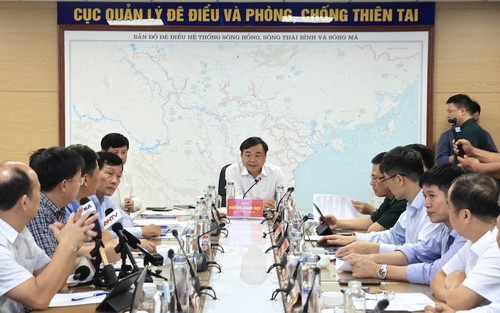 Ứng phó bão số 9: Bảy tỉnh, thành phố triển khai việc đảm bảo an toàn hệ thống đê điều
