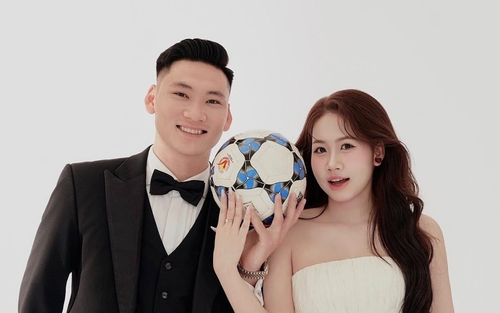 Thủ môn V-League tuyên bố 'chấm dứt danh phận bạn trai', đón kết viên mãn bên tiếp viên hàng không