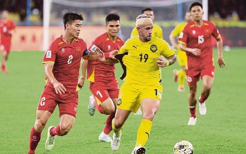 Ai đã 'làm giả' sự hồi sinh của bóng đá Malaysia?