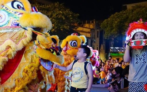 Góc nhìn 365: Từ Trung thu đến bánh Trung thu