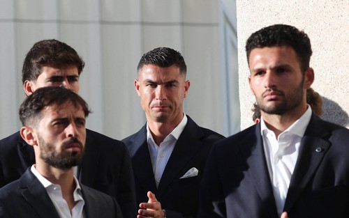 Cristiano Ronaldo và đội tuyển Bồ Đào Nha tổ chức lễ tri ân xúc động dành cho Diogo Jota