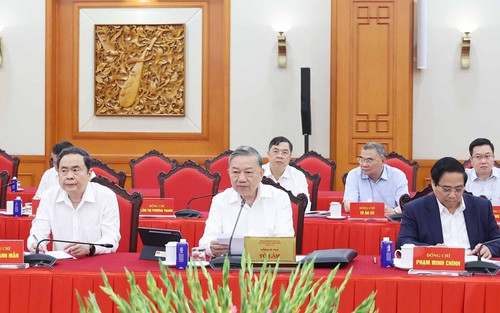 Bộ Chính trị cho ý kiến về công tác chuẩn bị Đại hội Đảng bộ Mặt trận Tổ quốc, các đoàn thể Trung ương