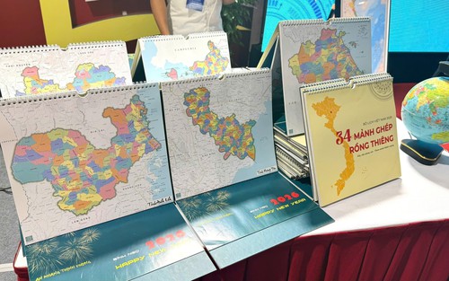 Lần đầu ra mắt các ấn phẩm “Bản đồ Việt Nam 34 tỉnh, thành”