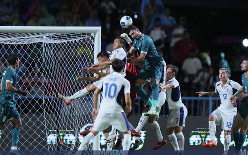 Tuyển Iraq nhận 2 thẻ đỏ vẫn thắng Thái Lan để vô địch King’s Cup 2025