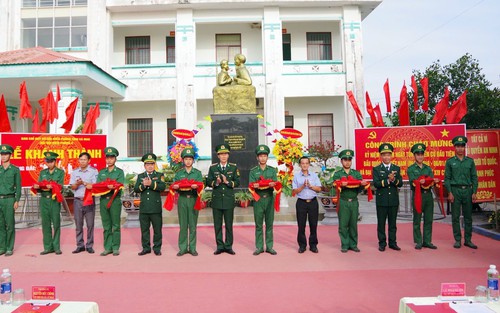 Khánh thành tượng đài “Bác Hồ với chiến sĩ Biên phòng” ở Cà Mau