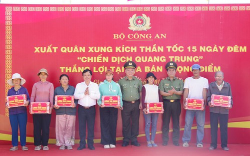 Xung kích thần tốc 15 ngày đêm đẩy nhanh tiến độ xây nhà tặng hộ dân vùng thiên tai
